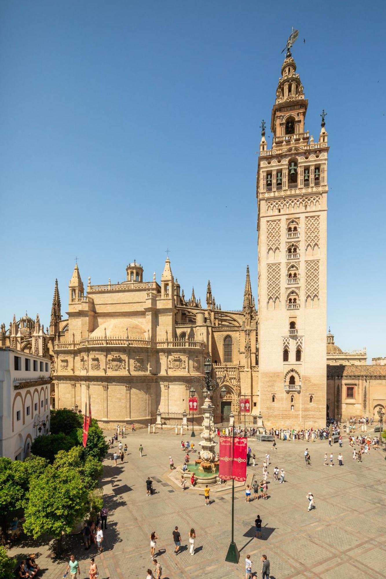 Lujoso Apartamento A Los Pies De La Catedral Seville Exterior photo